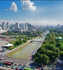 青海省財政下達(dá)2.5億元支持西寧市海綿城市試點(diǎn)建設(shè)，用于實(shí)施管道溝渠治理、試點(diǎn)區(qū)內(nèi)海綿化改造、增加綠地面積等項(xiàng)目